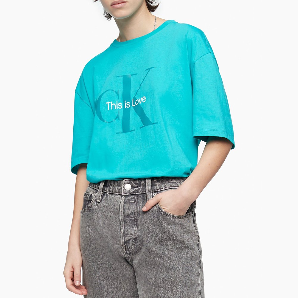 Áo Calvin Klein Pride Relaxed Fit Monogram Logo Crewneck T-Shirt - Island Turquoise, Size S