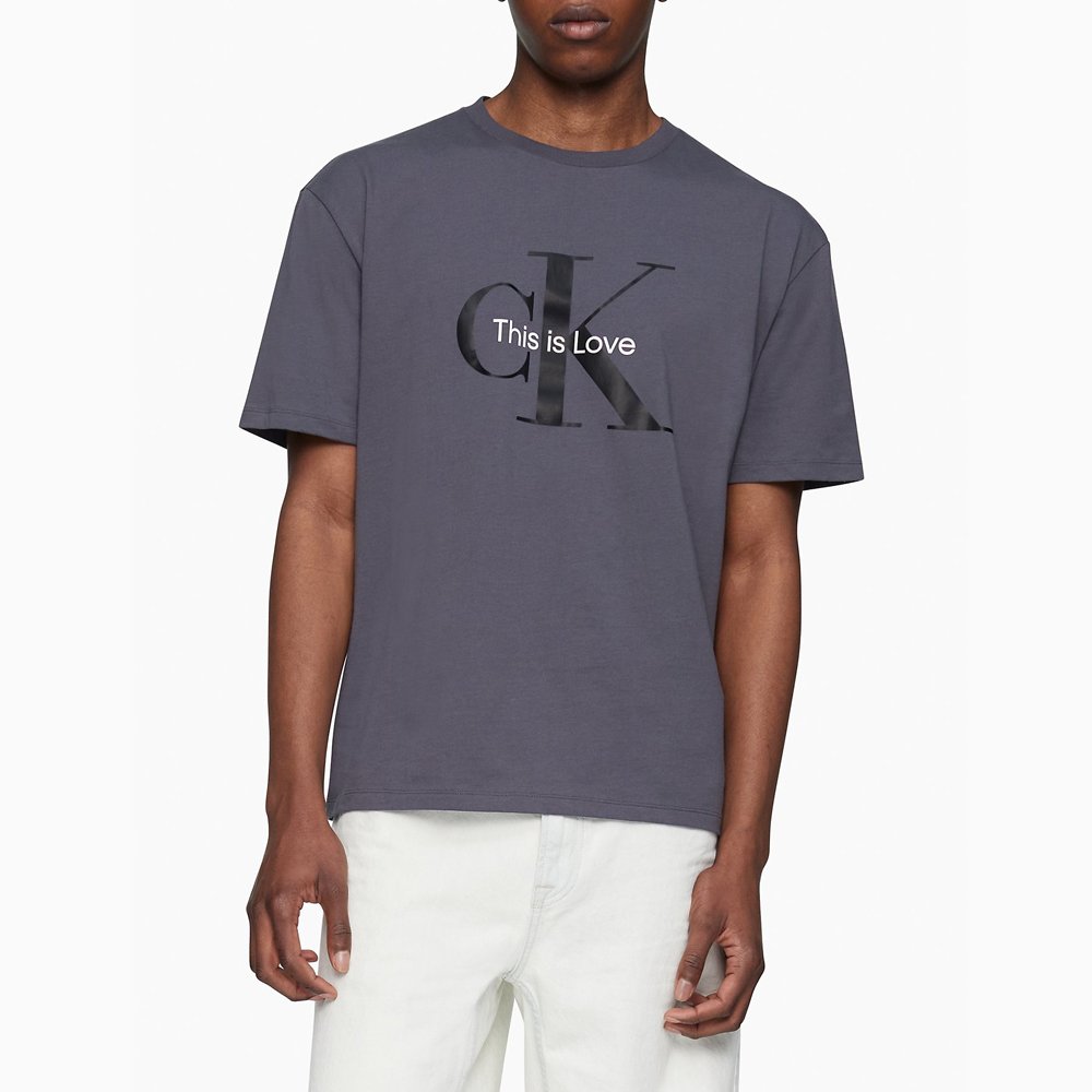 Áo Calvin Klein Pride Relaxed Fit Monogram Logo Crewneck T-Shirt - Forged Iron, Size S