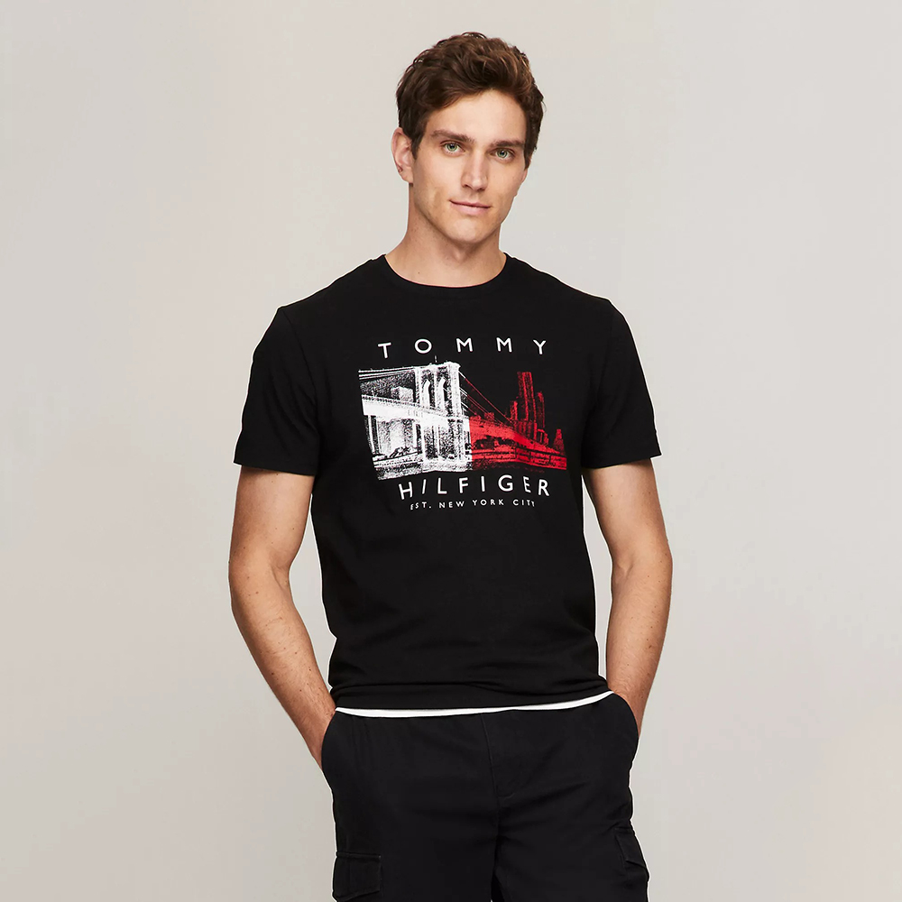 Áo Tommy Hilfiger Hilfiger NYC Graphic - Black, Size L