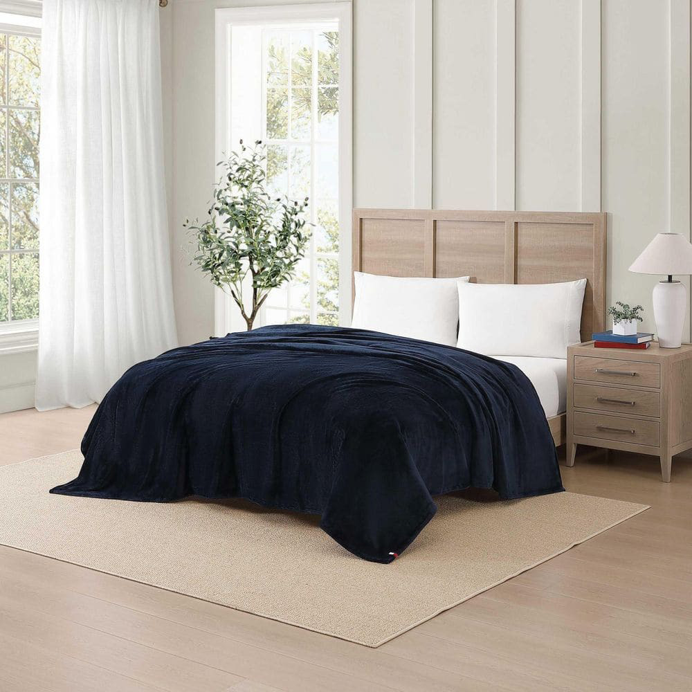 Chăn Tommy Hilfiger Plush Blanket - Queen, Navy Blue