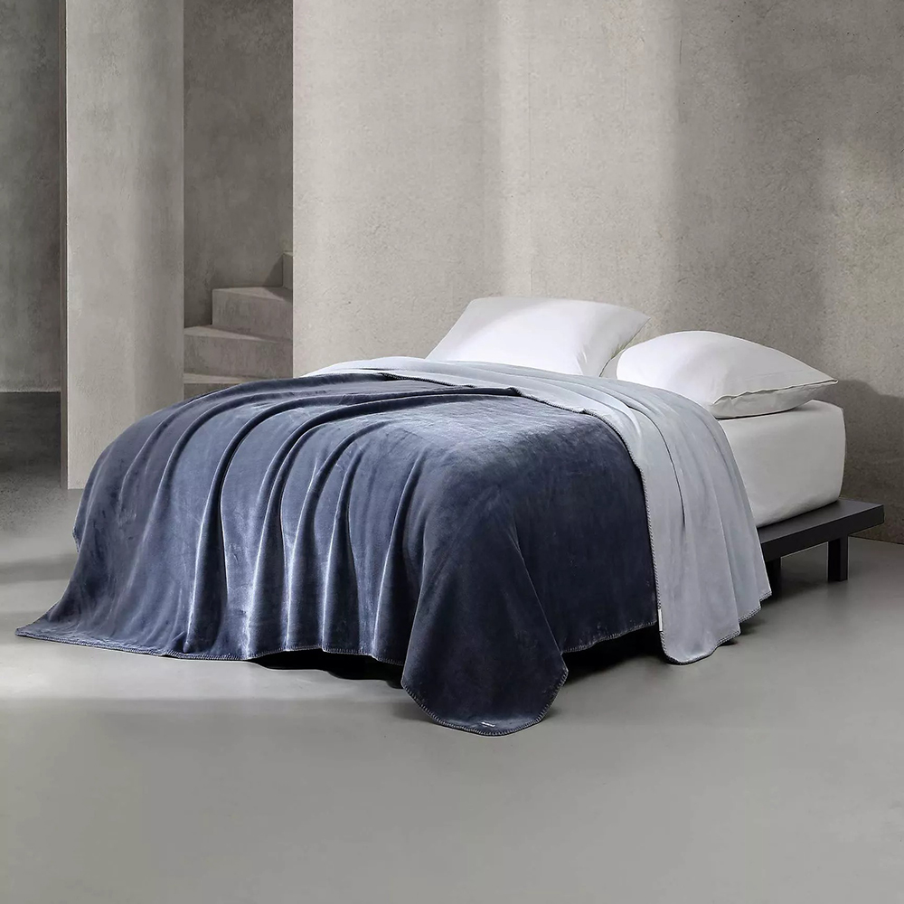 Chăn Calvin Klein Modern Reversible Blanket - Queen, Lush/Blue