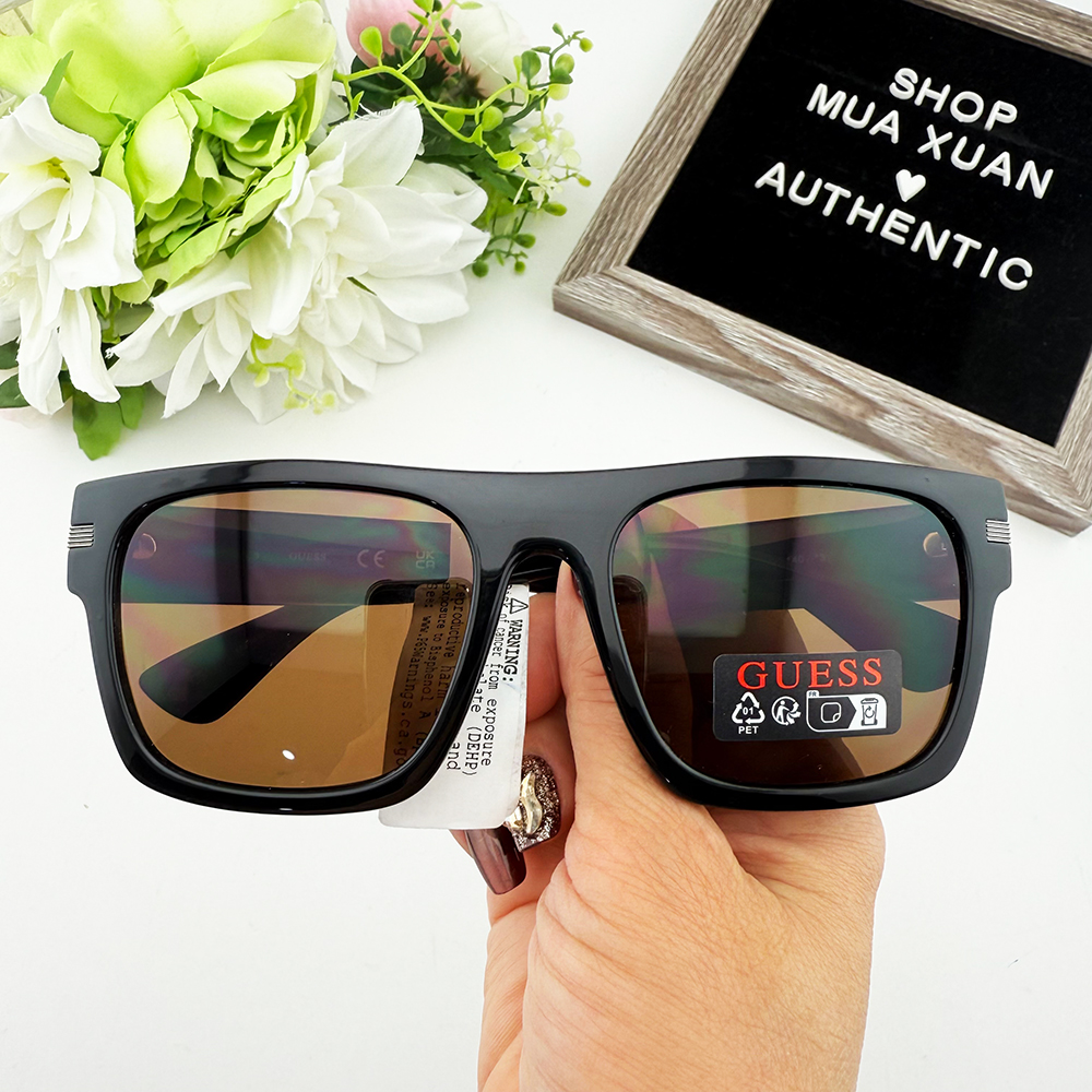 Kính mát Guess Square, Black